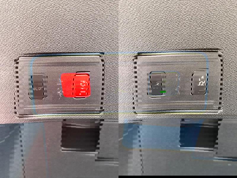 Image Peugeot 〵‸㈨㄰ⴸ⤾ 1.6 225 GT EAT8 Full leds Focal GPS Carplay Caméra Sièges cuir élec chauff à mémoires Régul adapt Cl